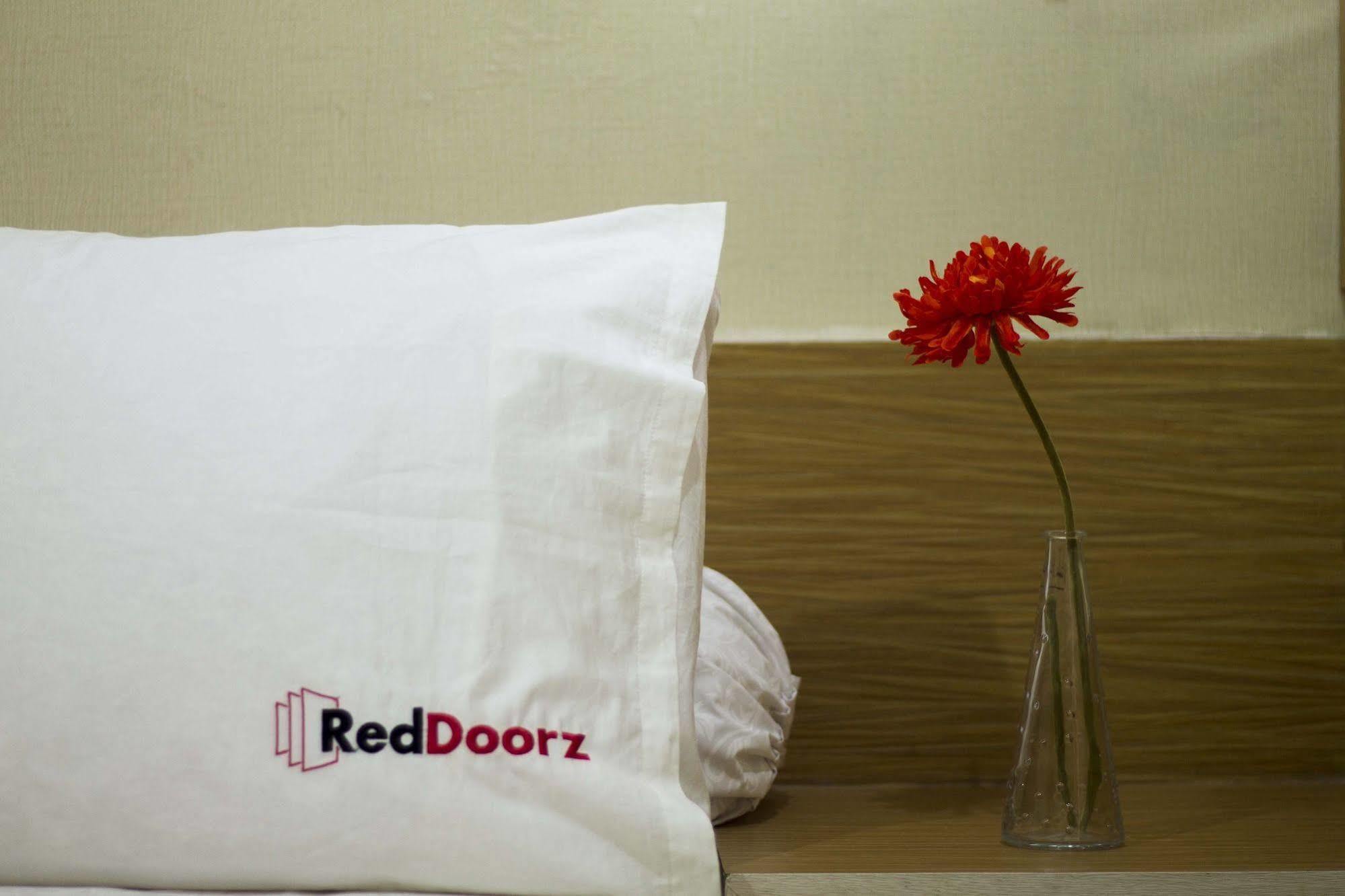 Reddoorz @ Gegerkalong Girang Hotel Bandung Kültér fotó