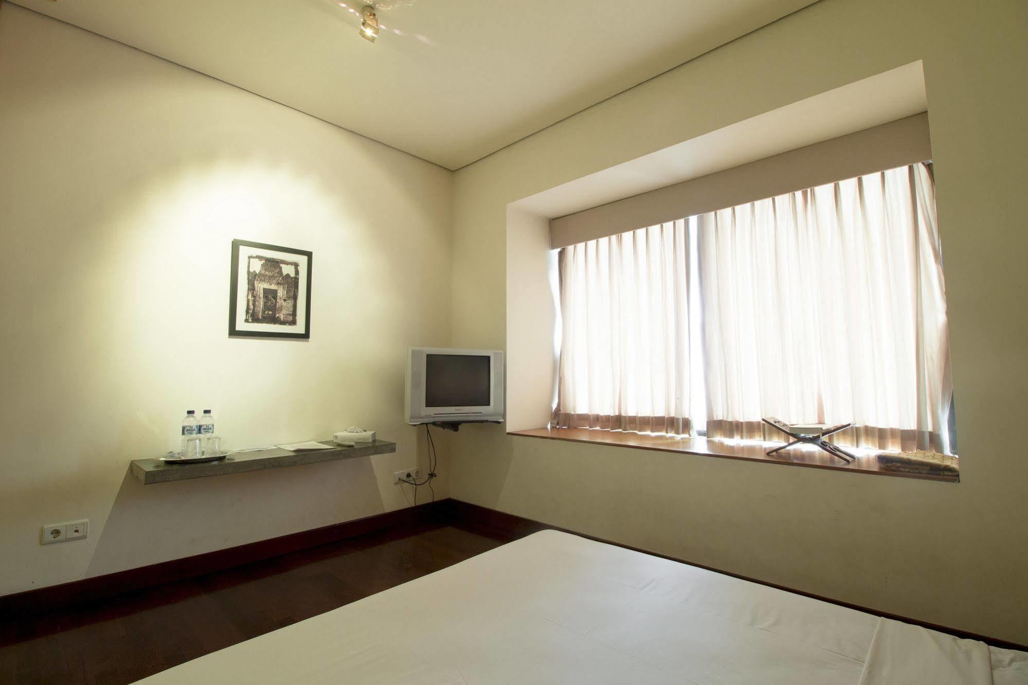 Reddoorz @ Gegerkalong Girang Hotel Bandung Kültér fotó